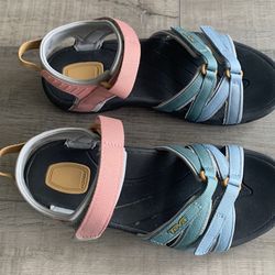 Teva Women’s Sandals Size 7.5