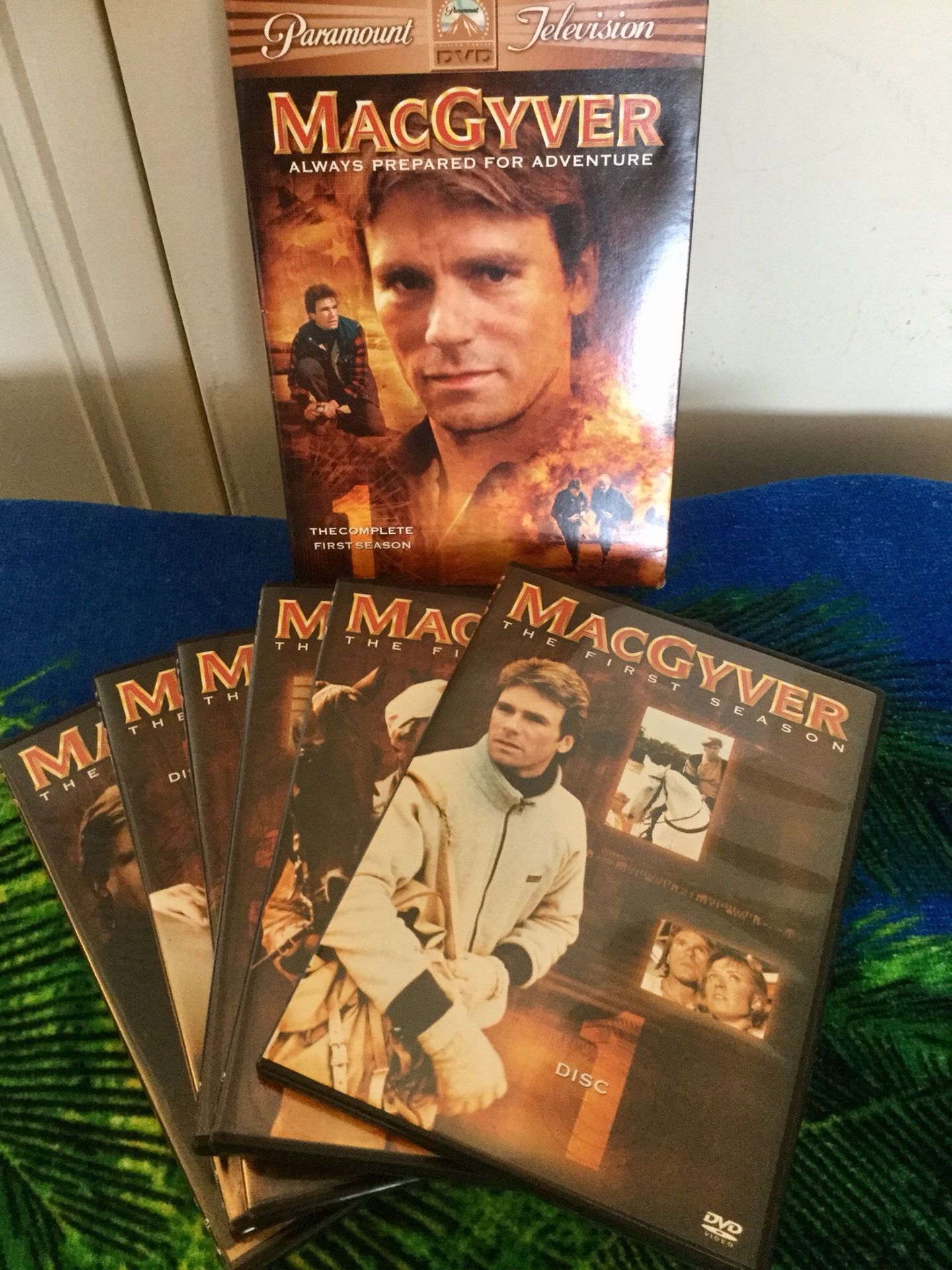 😎👍. 🎥📀 💿 The Complete 1 st Season 6 DVD disc Movies / MacGyver Ready for Adventure / Check Eva’s OfferUp page