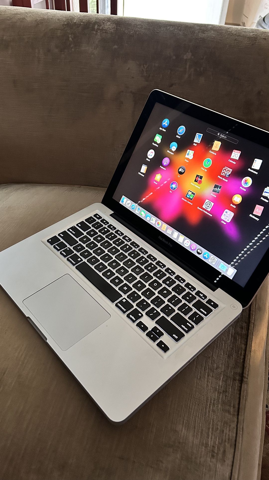 Apple MacBook Pro 13” I5/8GB/256GB SSD $140