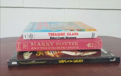 ONLINE $1 YARD SALE!!
Lot Of 3 Fantasy/Fiction Book Bundle