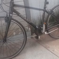 BIKE GIANT ESCAPE 3 TIRES 700