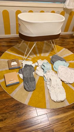 Happiest Baby Snoo + accessories + box