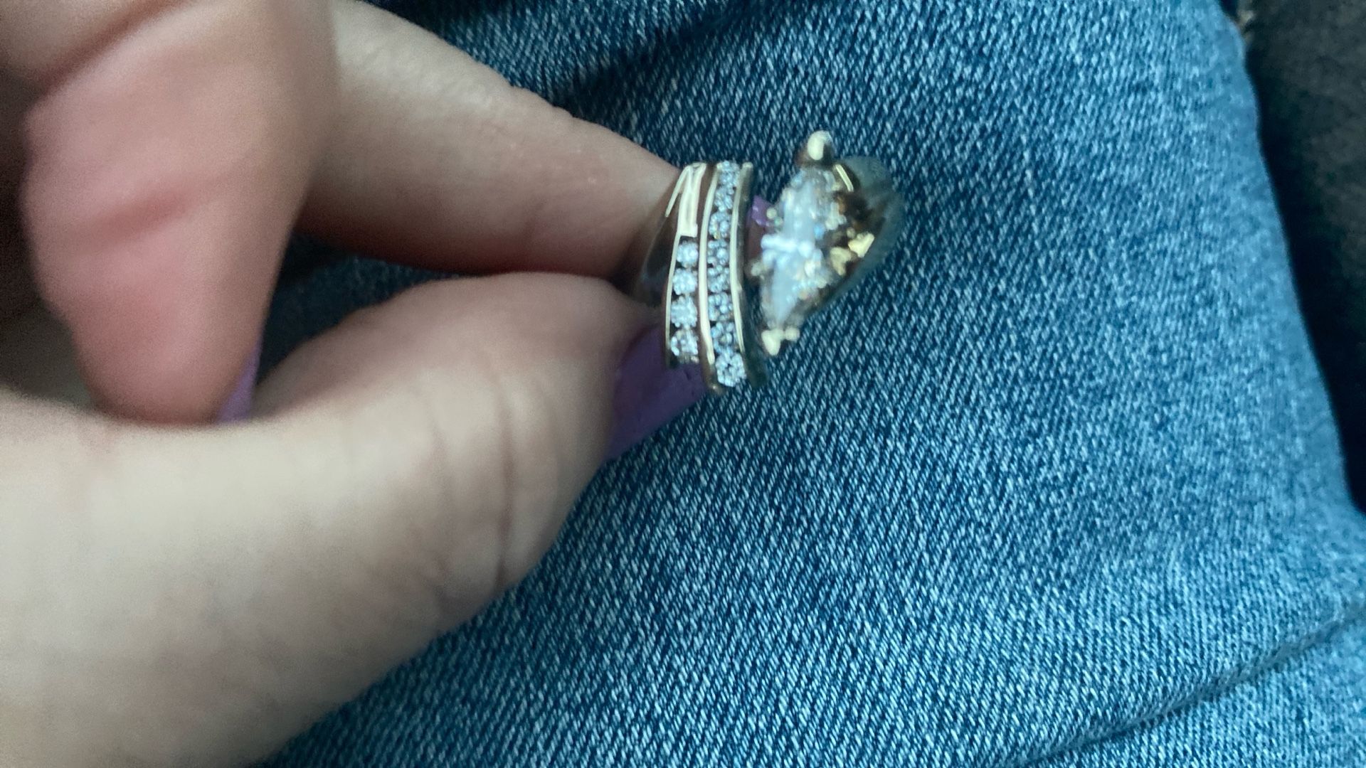 Beautiful Real Diamond Ring Pear Shape Over A 1,5 Carat Diamond Ring