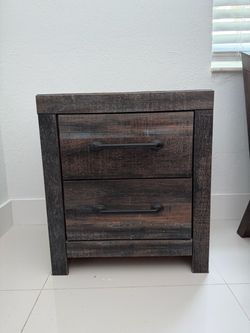 Set of 2 Nightstands – Two Drawers Each