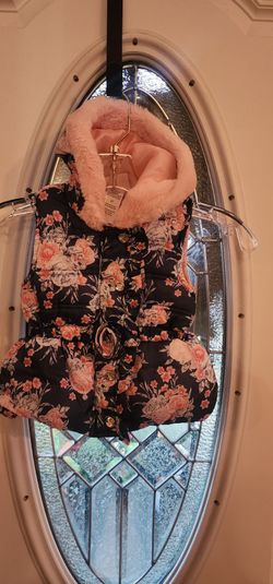 Lil girls vest size 2T. New! $20