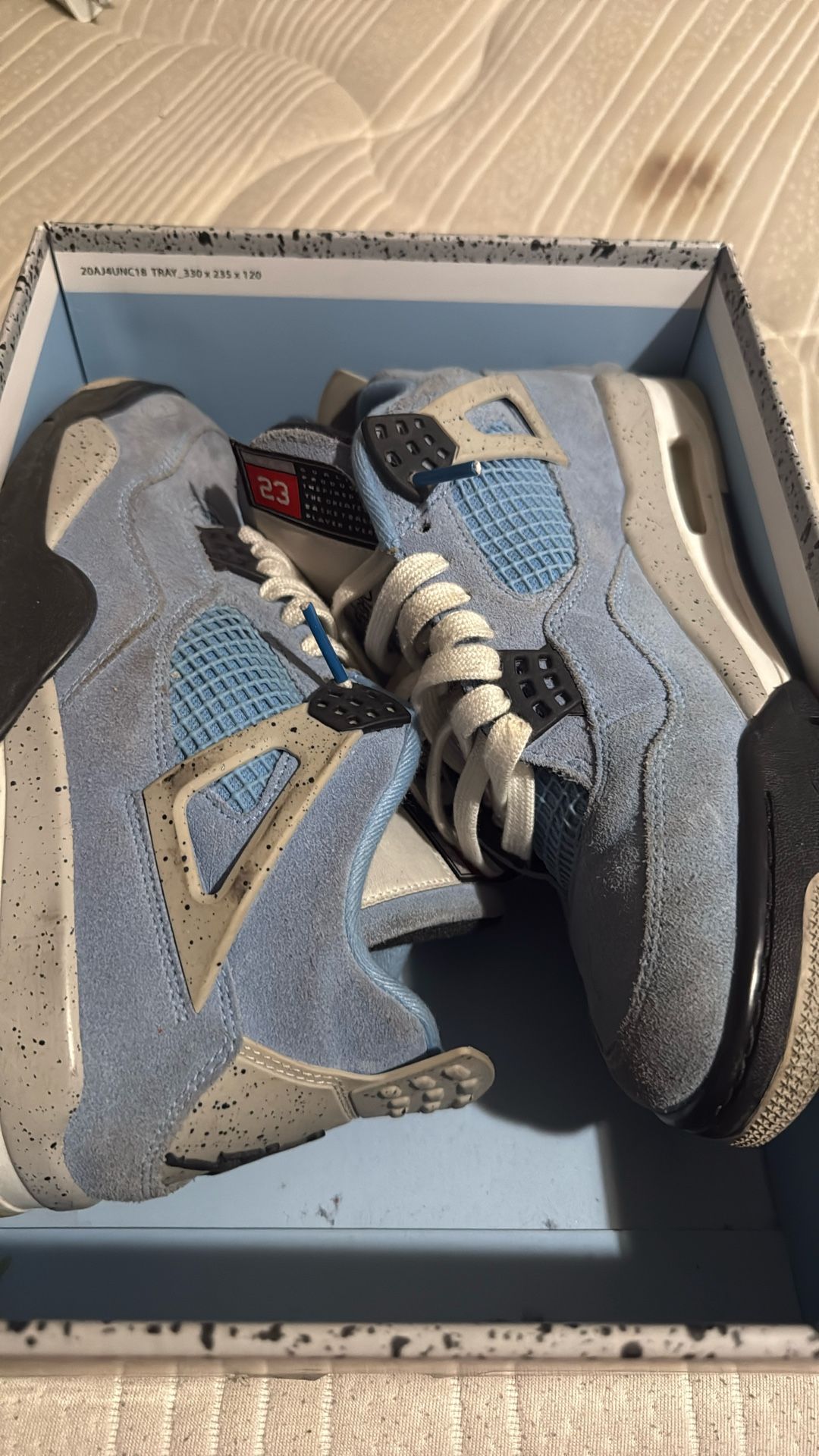 Jordan 4 UNC