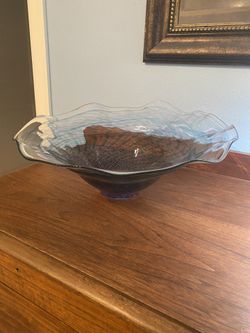 Beautiful Blown Glass Bowl - Mint Condition