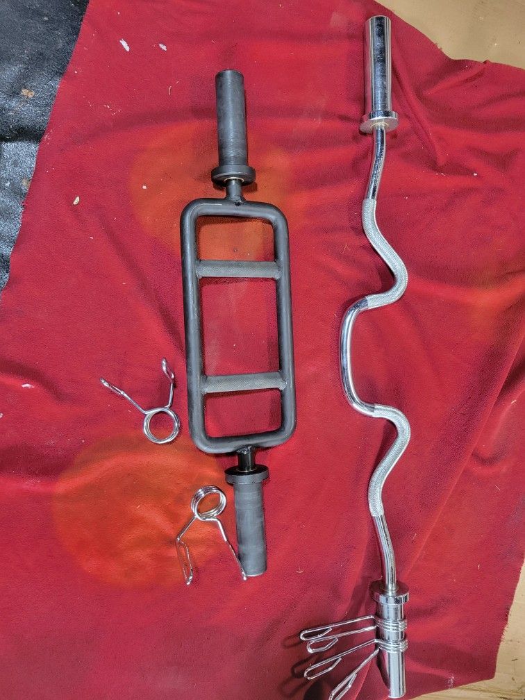 2" HOLE EZ-CURL BAR AND TRICEP BAR  WITH  CLIPS 
SOLID EXCELLENT CONDITION 
11525 S HALSTED DUNKIN DONUTS/7111.S WESTERN WALGREENS 
100$  CASH ONLY AS