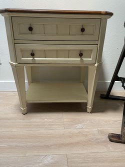 Shabby Sheek Night Stand