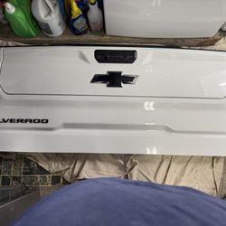 White Chevy Silverado Multi Flex Tailgate 