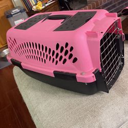 Pink Dog Kennel Up To 10 Pounds. 