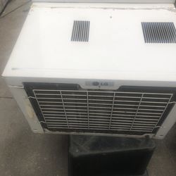Im Selling Air Conditioner Window