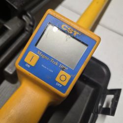 CST/berger Magna-Trak 100 Magnetic Locator with Hard Case 19-550