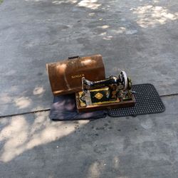Singer Sewing Machine