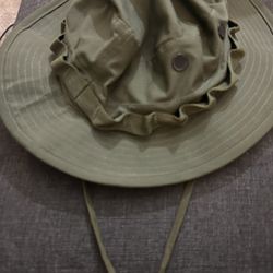 Men’s hat $5/Piece