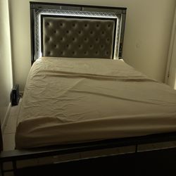 Queen Size Bed W/ Matching Dresser