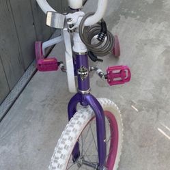 Little Girl Bike (NEED GONE ASAP 60$!