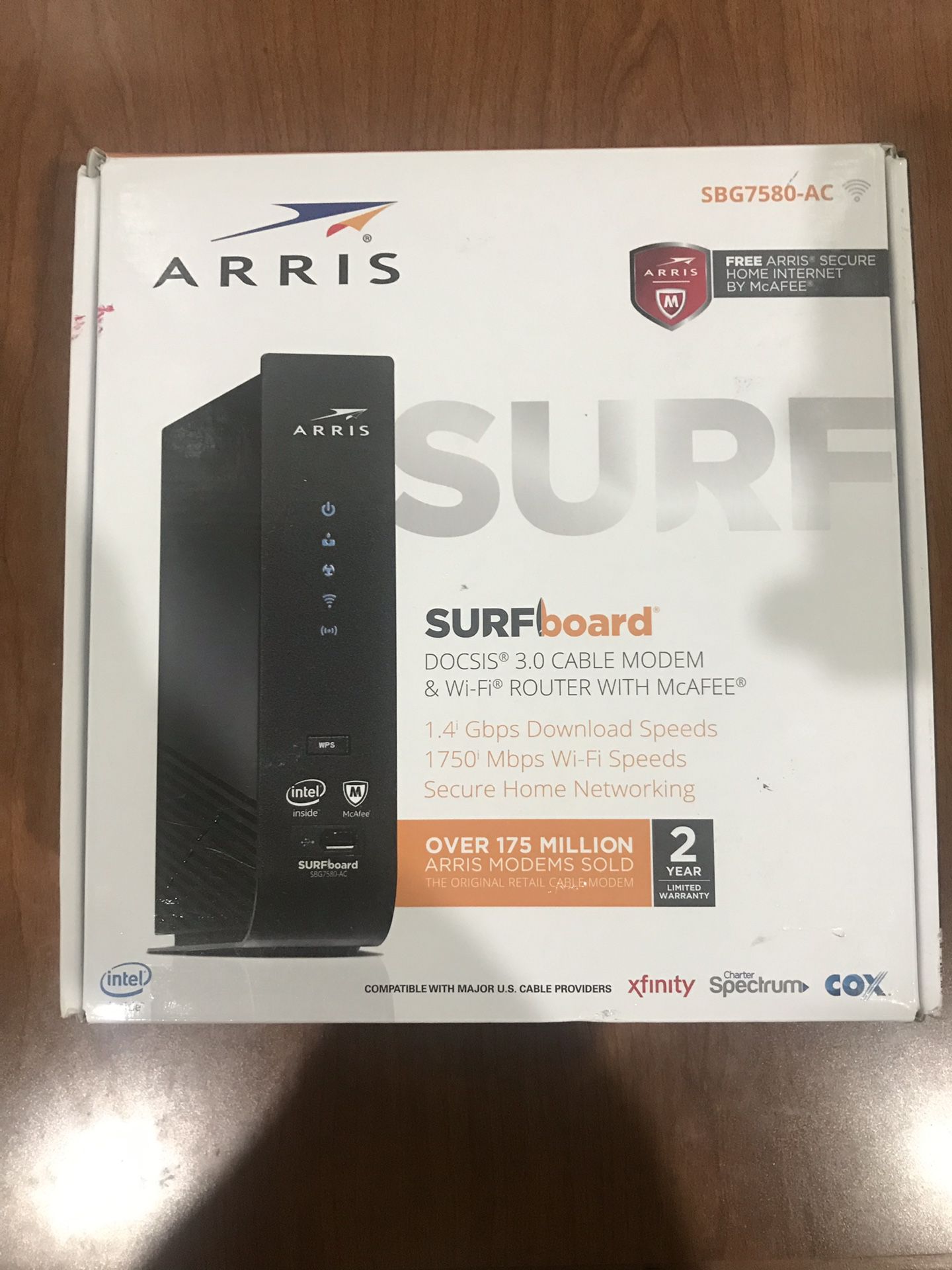 ARRIS Surfboard SBG7580-AC DOCSIS 3.0 cable modem & Wifi router with McAfee