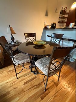 Dinning room set - dinning table with 4 chairs