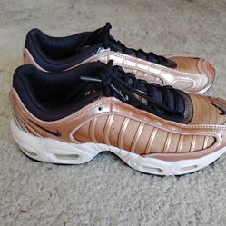 Nike AirMax Tailwind 4 (CT 1184-900) womens shoes size 9 excellent condition