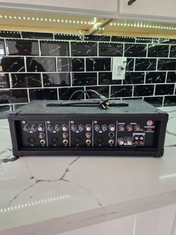 Harbinger M60 60-Watt 4-Channel Powered Mixer in good working condition.