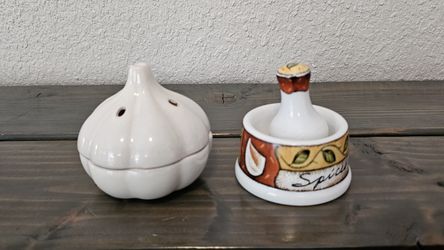 Garlic Holder And Small Mortar And Pestle Set