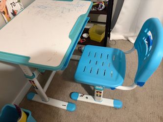 Kids Adjustable Desk and Chair Set