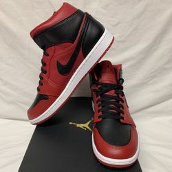 Nike Air Jordan 1 Mid Reverse Bred Size 11.5