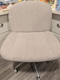 Rolling desk chair, extra wide