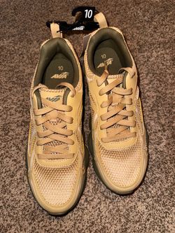 Avia Sneakers Size 10, 8
