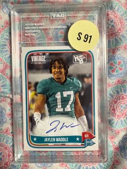 Jaylen waddle signed football card graded