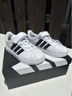 STREETTALK ADIDAS YOUTH SIZE