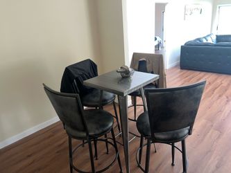 Dining room table