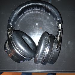 Noise Cancelling Headphones 