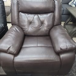 New Recliner Sofa Chair Only $290 Cash