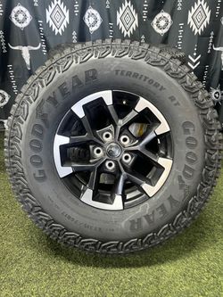 Jeep Wrangler 5 Lug 17 Inch OEM Wheels
