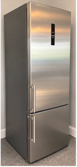 SUMMIT HIGH END FRIDGE!