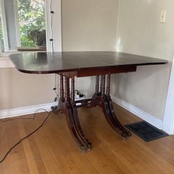 Gorgeous Vintage Duncan Phyfe Mahogany Table 