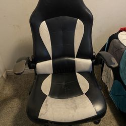 Gaming chair