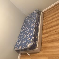 Twin mattresses And box Spring