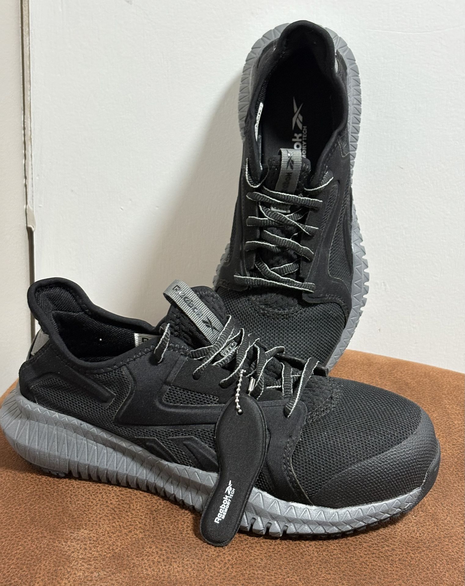 REEBOK FLEXAGON ADULTS ATHLETIC WORK SHOES MEMORY FOAM STEEL TOE PROTECTION