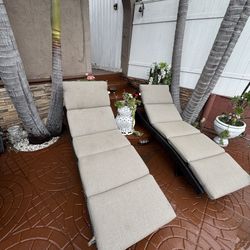 2 Sumbrella  80 in. Brown Wicker Outdoor Chaise Lounge Chairs Set of 2-Rattan Reclining Chair 