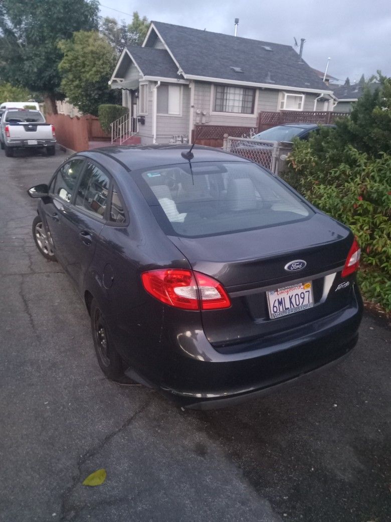 2011 Ford Fiesta