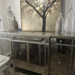 Mirrored Buffet!