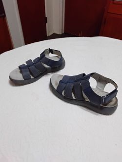 Ladies Size 6M