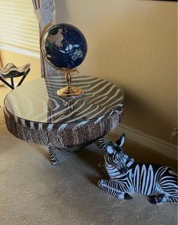 Exotic print table