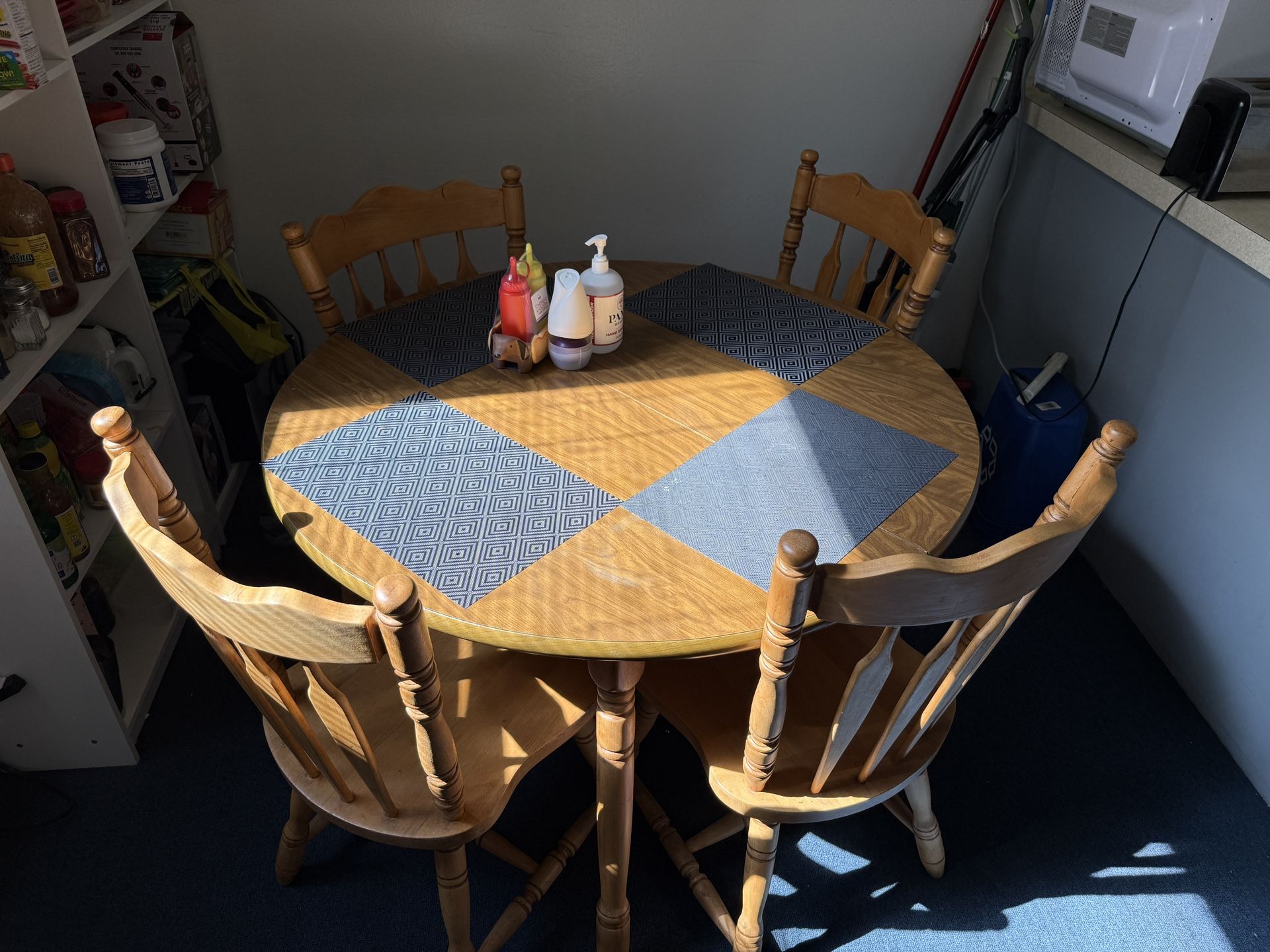 Moving Out - Selling Gently Used Dining Set