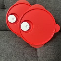 Tupperware container