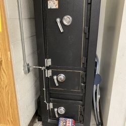 3 Compartment Safe REDUCED