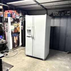 Refrigerator 
